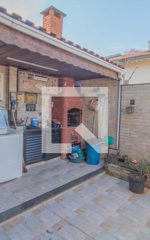 Casa de condomínio à venda com 141m², 3 quartos e 2 vagas Casa de condomínio à venda com 141m², 3 quartos e 2 vagasÁrea Externa