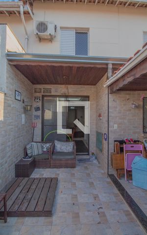 Casa de condomínio à venda com 141m², 3 quartos e 2 vagas Casa de condomínio à venda com 141m², 3 quartos e 2 vagasÁrea Externa