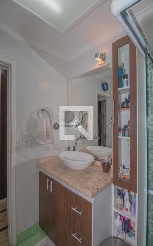Casa de condomínio à venda com 141m², 3 quartos e 2 vagas Casa de condomínio à venda com 141m², 3 quartos e 2 vagasBanheiro do Quarto 1