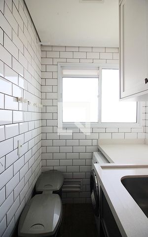 Apartamento à venda com 81m², 2 quartos e 1 vagaÁrea de Serviço