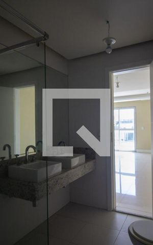 Apartamento para alugar com 348m², 4 quartos e 4 vagas Apartamento para alugar com 348m², 4 quartos e 4 vagasBanheiro da Suíte 2