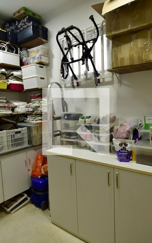 Casa à venda com 280m², 4 quartos e 3 vagasDespensa