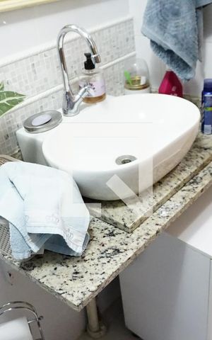 Apartamento à venda com 78m², 2 quartos e 1 vagaBanheiro Social