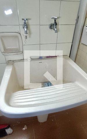 Apartamento à venda com 230m², 5 quartos e 3 vagas Apartamento à venda com 230m², 5 quartos e 3 vagasÁrea serviço