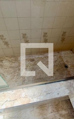 Apartamento à venda com 230m², 5 quartos e 3 vagas Apartamento à venda com 230m², 5 quartos e 3 vagasSuíte banheiro