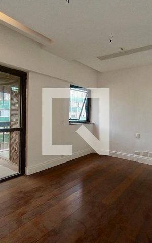 Apartamento à venda com 230m², 5 quartos e 3 vagas Apartamento à venda com 230m², 5 quartos e 3 vagasSala