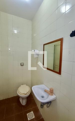 Apartamento à venda com 230m², 5 quartos e 3 vagas Apartamento à venda com 230m², 5 quartos e 3 vagasBanheiro serviço