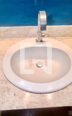 Apartamento à venda com 230m², 5 quartos e 3 vagas Apartamento à venda com 230m², 5 quartos e 3 vagasLavabo