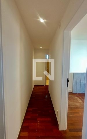 Apartamento à venda com 230m², 5 quartos e 3 vagas Apartamento à venda com 230m², 5 quartos e 3 vagasCorredor