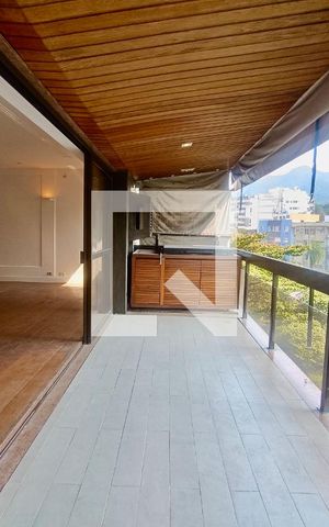 Apartamento à venda com 230m², 5 quartos e 3 vagas Apartamento à venda com 230m², 5 quartos e 3 vagasVaranda