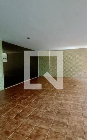 Apartamento à venda com 230m², 5 quartos e 3 vagas Apartamento à venda com 230m², 5 quartos e 3 vagasÁrea Comum - Playground