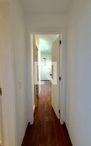 Apartamento à venda com 230m², 5 quartos e 3 vagas Apartamento à venda com 230m², 5 quartos e 3 vagasCorredor
