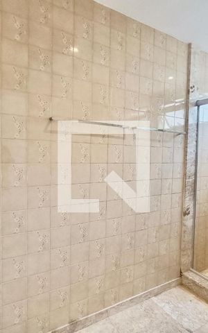 Apartamento à venda com 230m², 5 quartos e 3 vagas Apartamento à venda com 230m², 5 quartos e 3 vagasSuíte master banheiro