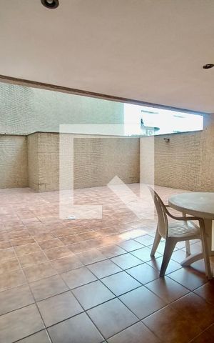Apartamento à venda com 230m², 5 quartos e 3 vagas Apartamento à venda com 230m², 5 quartos e 3 vagasÁrea Comum - Playground