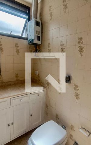 Apartamento à venda com 230m², 5 quartos e 3 vagas Apartamento à venda com 230m², 5 quartos e 3 vagasSuíte banheiro