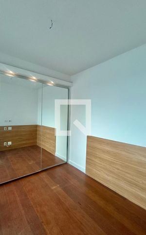 Apartamento à venda com 230m², 5 quartos e 3 vagas Apartamento à venda com 230m², 5 quartos e 3 vagasQuarto 1