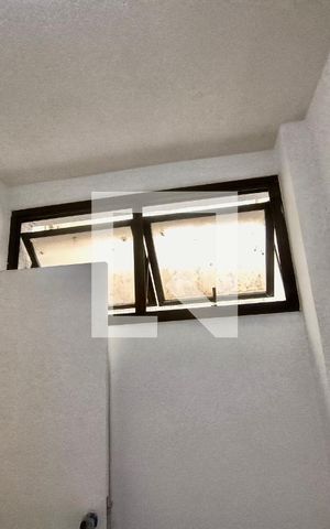 Apartamento à venda com 230m², 5 quartos e 3 vagas Apartamento à venda com 230m², 5 quartos e 3 vagasQuarto serviço