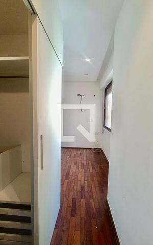 Apartamento à venda com 230m², 5 quartos e 3 vagas Apartamento à venda com 230m², 5 quartos e 3 vagasSuíte master
