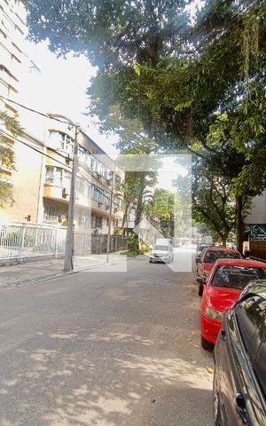 Apartamento à venda com 230m², 5 quartos e 3 vagas Apartamento à venda com 230m², 5 quartos e 3 vagasVista da Rua