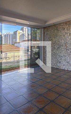 Casa para alugar com 470m², 3 quartos e 4 vagas Casa para alugar com 470m², 3 quartos e 4 vagasSala