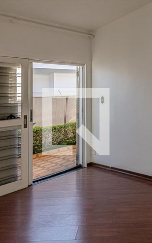 Casa para alugar com 470m², 3 quartos e 4 vagas Casa para alugar com 470m², 3 quartos e 4 vagasQuarto