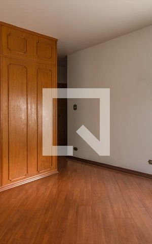 Casa para alugar com 470m², 3 quartos e 4 vagas Casa para alugar com 470m², 3 quartos e 4 vagasSuíte