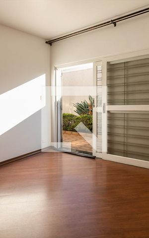Casa para alugar com 470m², 3 quartos e 4 vagas Casa para alugar com 470m², 3 quartos e 4 vagasSuíte