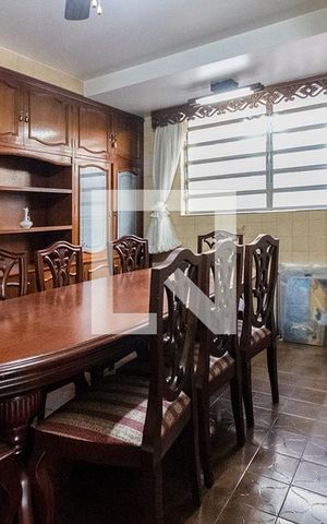 Casa para alugar com 470m², 3 quartos e 4 vagas Casa para alugar com 470m², 3 quartos e 4 vagasCopa
