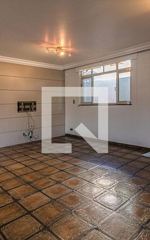 Casa para alugar com 470m², 3 quartos e 4 vagas Casa para alugar com 470m², 3 quartos e 4 vagasSala