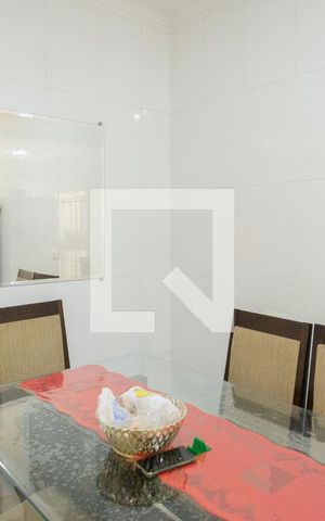 Casa à venda com 160m², 3 quartos e 3 vagas Casa à venda com 160m², 3 quartos e 3 vagasCopa