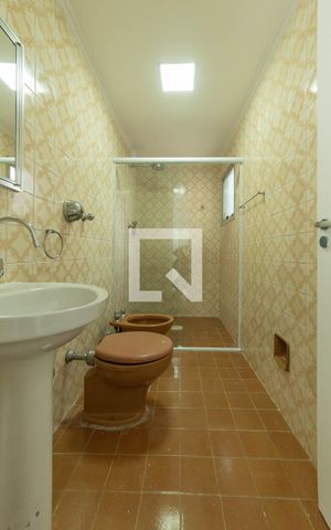 Apartamento à venda com 76m², 2 quartos e 1 vaga Apartamento à venda com 76m², 2 quartos e 1 vagaBanheiro