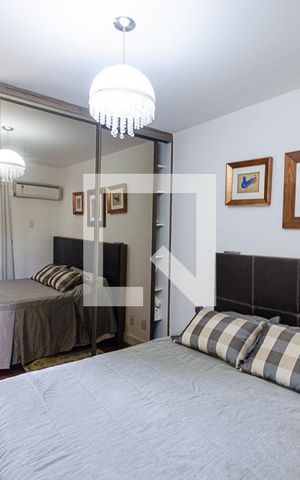 Casa à venda com 600m², 4 quartos e 2 vagasSuite 2