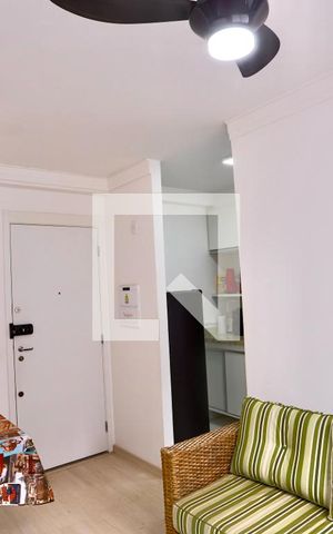 Apartamento à venda com 38m², 2 quartos e sem vaga Apartamento à venda com 38m², 2 quartos e sem vagaSala