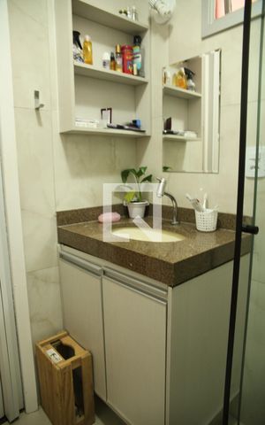 Apartamento para alugar com 58m², 2 quartos e 2 vagasBanheiro da Suíte 