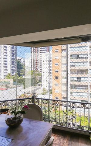 Apartamento à venda com 135m², 2 quartos e 2 vagas Apartamento à venda com 135m², 2 quartos e 2 vagasVaranda da Sala