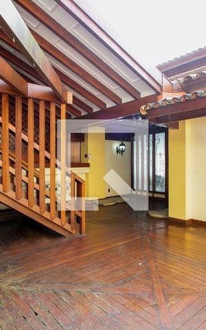 Casa de condomínio à venda com 443m², 4 quartos e 2 vagas Casa de condomínio à venda com 443m², 4 quartos e 2 vagasQuintal da entrada
