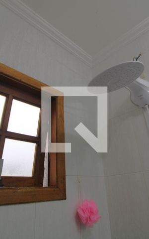 Casa à venda com 125m², 3 quartos e 2 vagasBanheiro da suíte