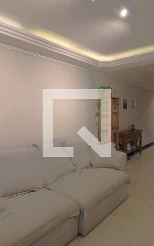 Casa à venda com 125m², 3 quartos e 2 vagasSala