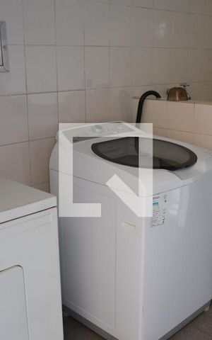 Casa à venda com 200m², 3 quartos e 2 vagas Casa à venda com 200m², 3 quartos e 2 vagasÁrea de Serviço