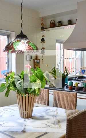Casa à venda com 200m², 3 quartos e 2 vagas Casa à venda com 200m², 3 quartos e 2 vagasCozinha