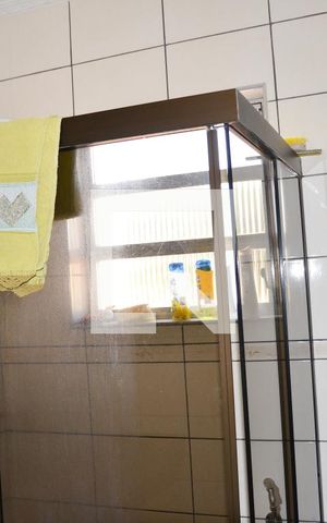 Casa à venda com 200m², 3 quartos e 2 vagas Casa à venda com 200m², 3 quartos e 2 vagasBanheiro