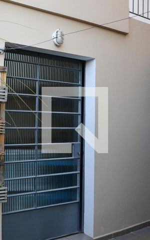 Casa à venda com 200m², 3 quartos e 2 vagas Casa à venda com 200m², 3 quartos e 2 vagasQuintal
