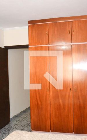Casa à venda com 200m², 3 quartos e 2 vagas Casa à venda com 200m², 3 quartos e 2 vagasQuarto 3