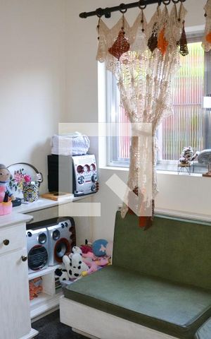Casa à venda com 200m², 3 quartos e 2 vagas Casa à venda com 200m², 3 quartos e 2 vagasEdícula