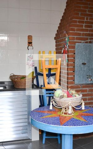 Casa à venda com 200m², 3 quartos e 2 vagas Casa à venda com 200m², 3 quartos e 2 vagasÁrea Gourmet