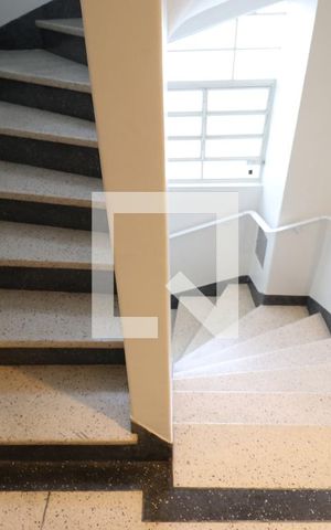 Apartamento para alugar com 39m², 1 quarto e sem vagaEscada