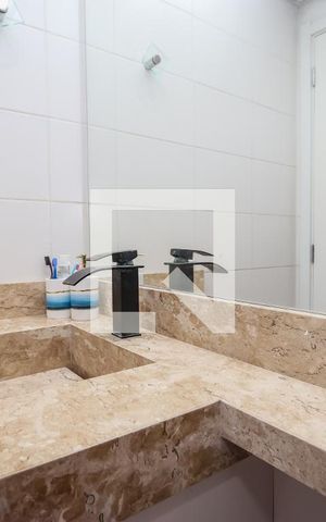 Apartamento à venda com 88m², 2 quartos e 1 vaga Apartamento à venda com 88m², 2 quartos e 1 vagaBanheiro