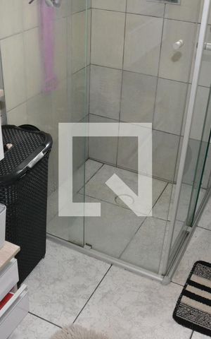 Casa à venda com 200m², 2 quartos e 2 vagas Casa à venda com 200m², 2 quartos e 2 vagasBanheiro