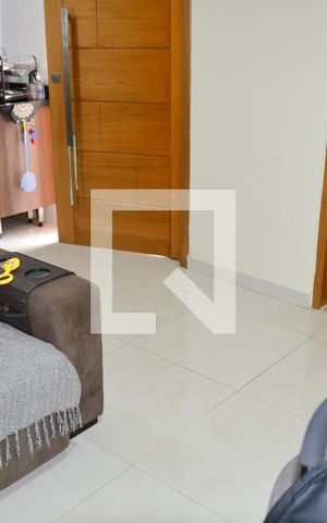 Casa à venda com 200m², 2 quartos e 2 vagas Casa à venda com 200m², 2 quartos e 2 vagasEdicula