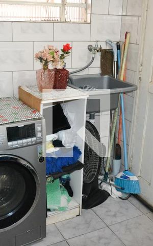 Casa à venda com 200m², 2 quartos e 2 vagas Casa à venda com 200m², 2 quartos e 2 vagasÁrea de Serviço